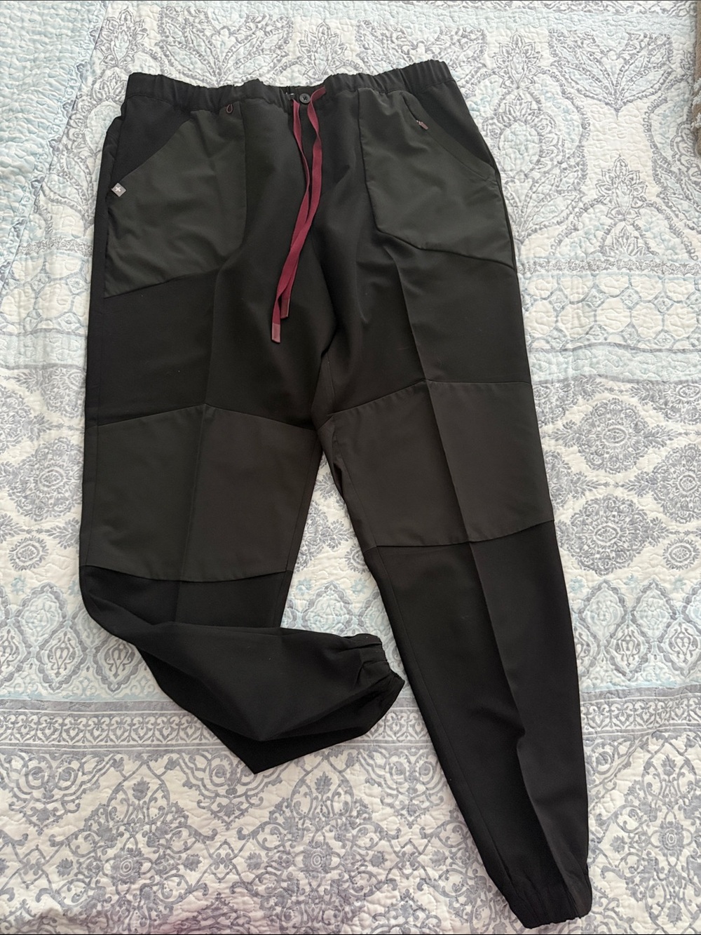 FIGS Disney, Mickey edition.
Black Jogger pants size XL